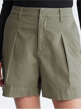 Calvin Klein High-Waist Pleated Shorts Olive Green 28